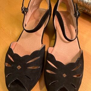 Gentle Souls by Kenneth Cole Women's Black Suede Sandals